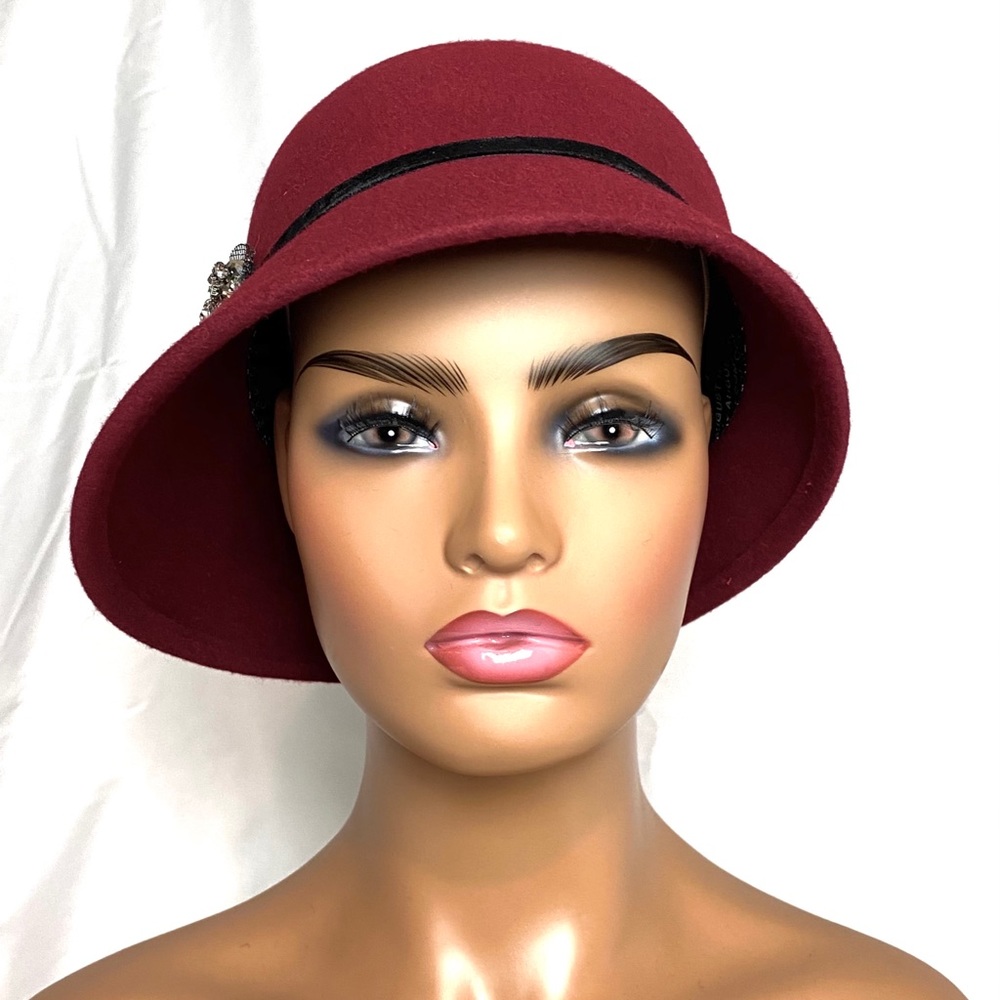 NWOT August Hat Company Cranberry Wool Felt Cloche